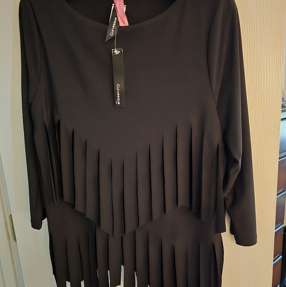 Curvesque  top with fringe